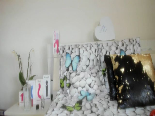 Live sex webcam photo for hottieella #271354309