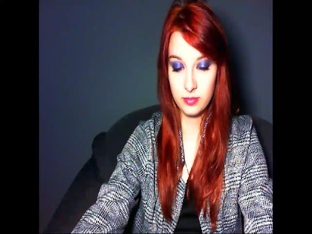 Live sex webcam photo for VirginLuna18 #271354740