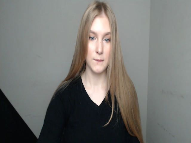 Live sex webcam photo for RomaFord_ #271354359