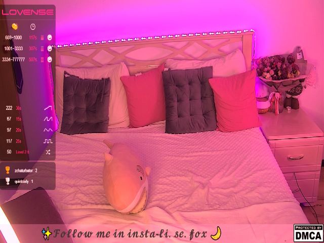 Live sex webcam photo for LiseFox #271360384