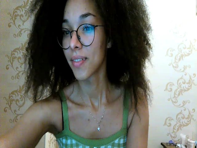 Live sex webcam photo for Carmel_Dee #271358070