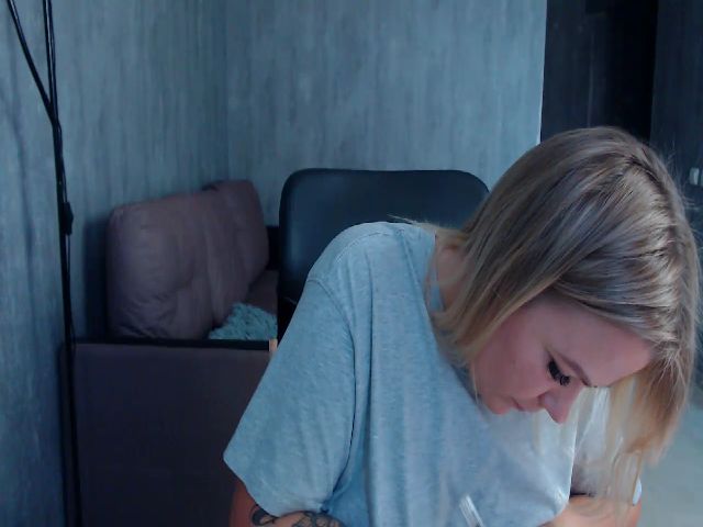Live sex webcam photo for MaryMarmalade #271351211