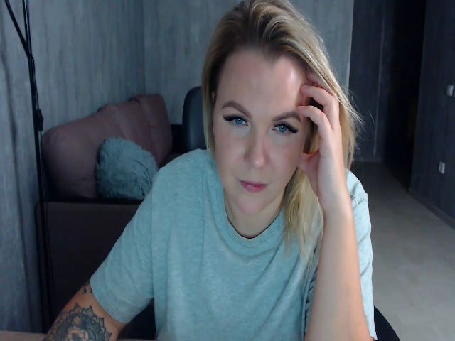 Live sex webcam photo for MaryMarmalade #271354778