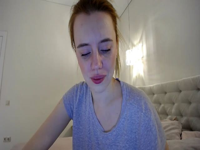 Live sex webcam photo for Alena29 #271360206