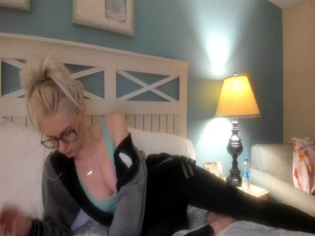 Live sex webcam photo for Ashleyylovee #271351186