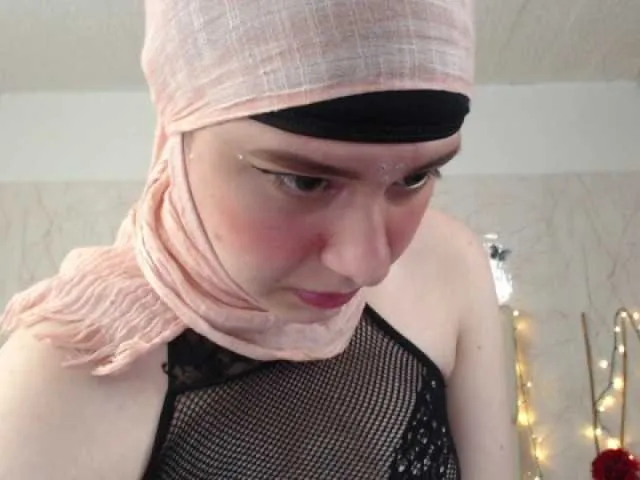 Live sex webcam photo for haddy18 #271353761