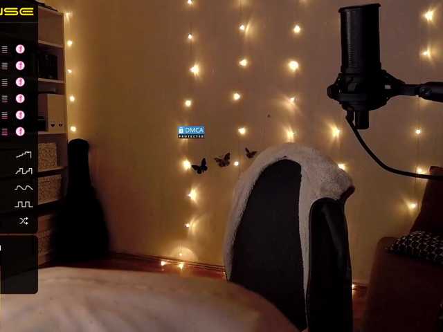 Live sex webcam photo for Judy-Hot #271356497