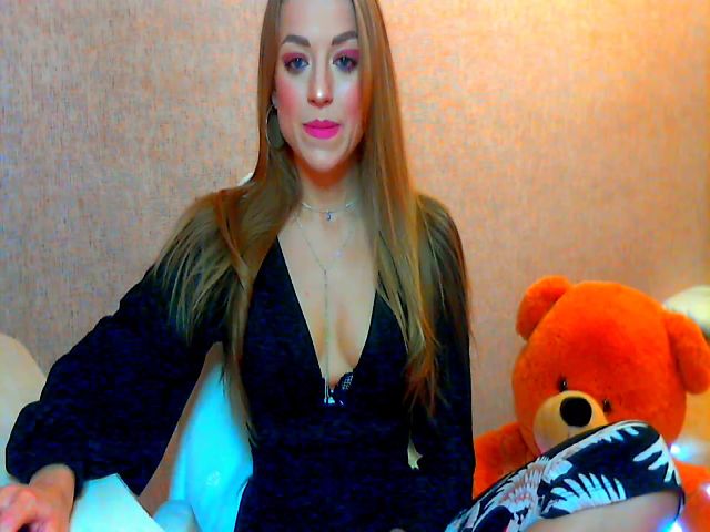 Live sex webcam photo for Hollyda #271360453