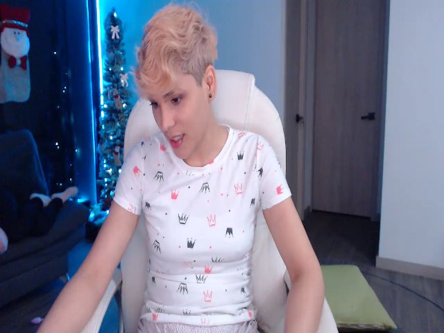 Live sex webcam photo for Laura_R23 #271348901