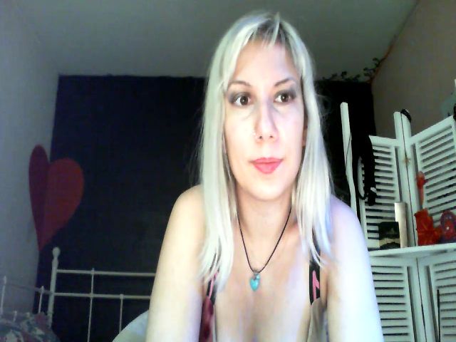 Live sex webcam photo for Marvel33 #271351356