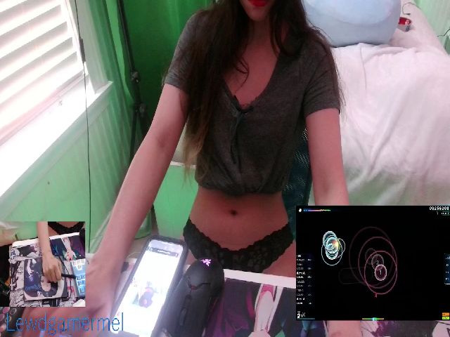 Live sex webcam photo for lewdgamermel #271358132