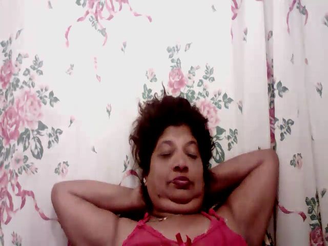 Live sex webcam photo for Indianbarbie3 #271359263