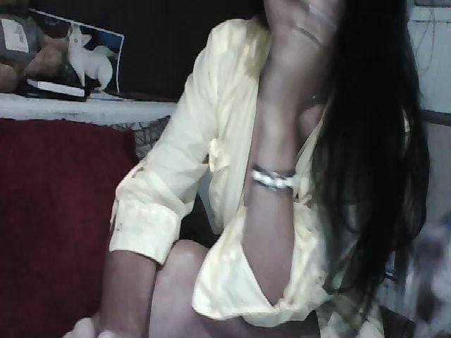 Live sex webcam photo for OLIVERY999 #271355941