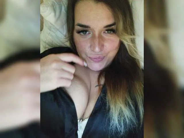 Live sex webcam photo for Wennice #271349958