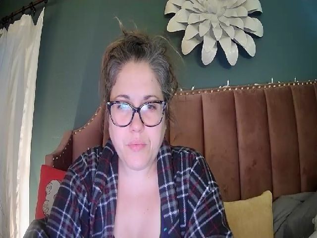 Live sex webcam photo for Laural55 #271360412