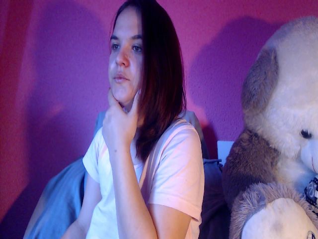 Live sex webcam photo for Ella_Diamond #271350813