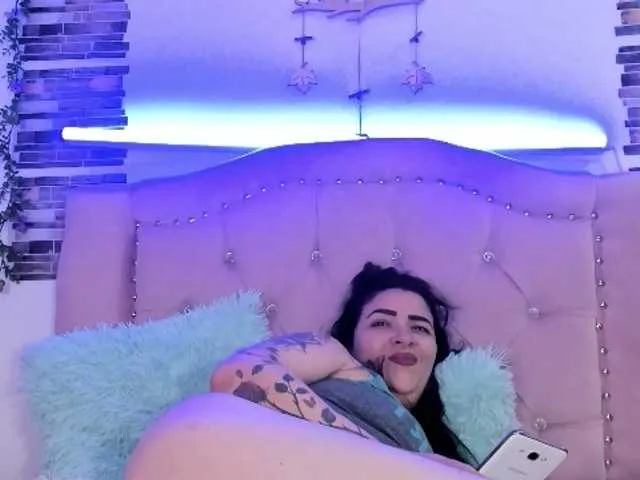 Live sex webcam photo for JEIKA-SEXX- #271353768