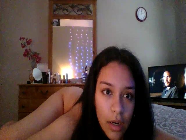 Live sex webcam photo for Adrianaxo1 #271355395