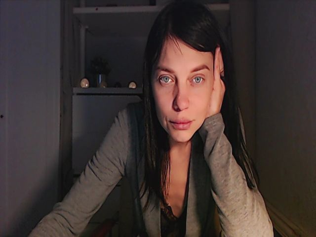 Live sex webcam photo for Ameli_XO #271358540