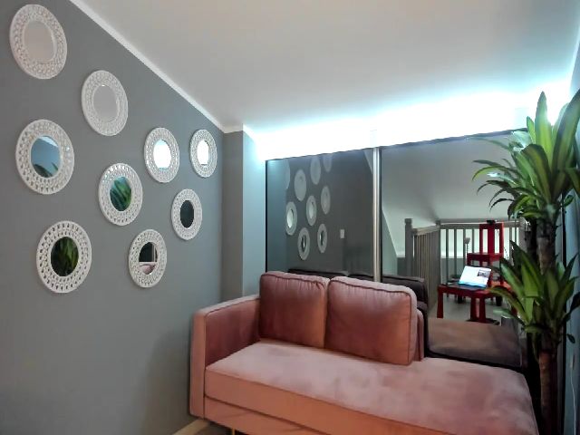 Live sex webcam photo for wBabe #271351856