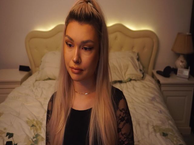 Live sex webcam photo for GoddessMilena #271348404