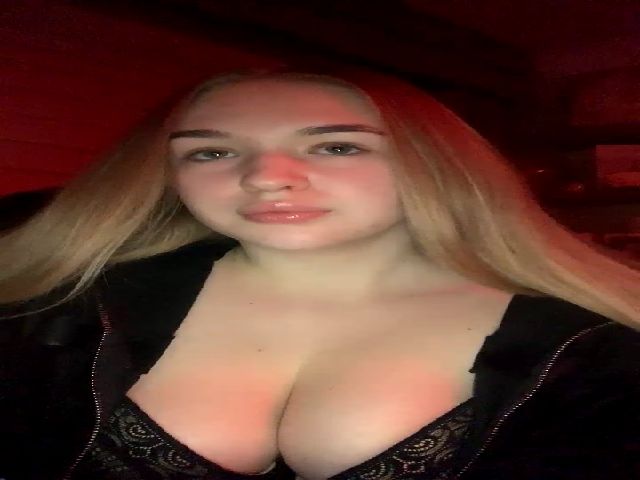 Live sex webcam photo for Elegantlady19 #271359097