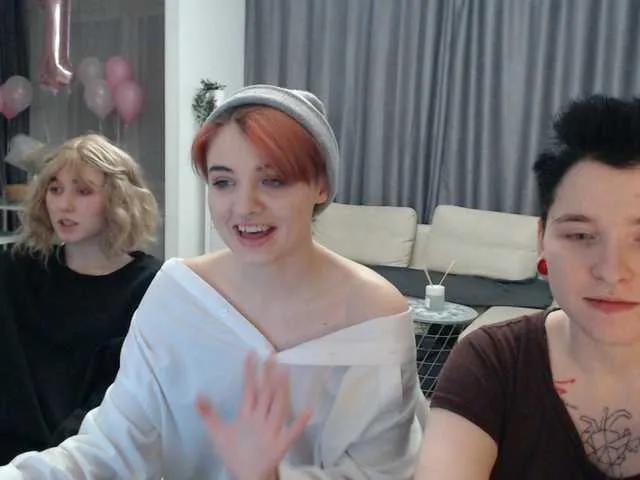 Live sex webcam photo for BugaGirls #271360675