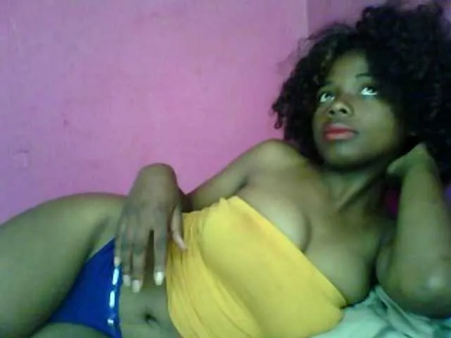 Live sex webcam photo for la-belleblack #271365252
