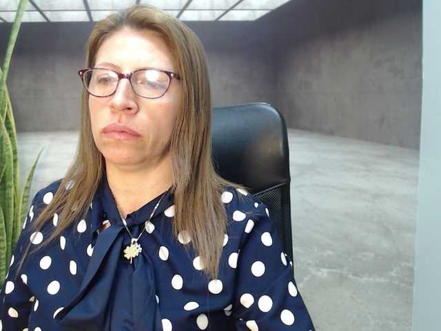 Live sex webcam photo for maturehot-1 #271368755