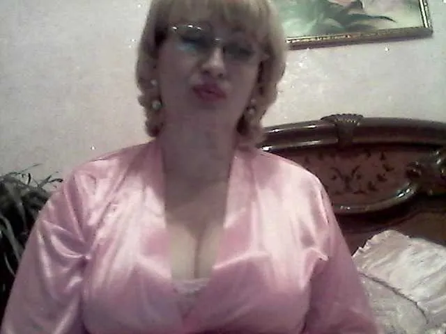 Live sex webcam photo for Ur-Mami #271372420