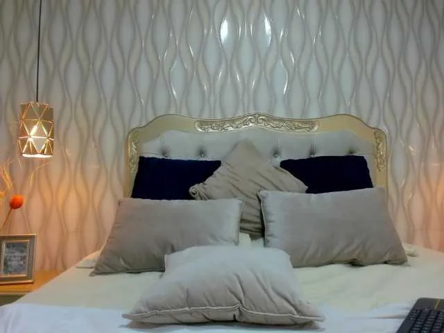 Live sex webcam photo for Giselle- #271368992