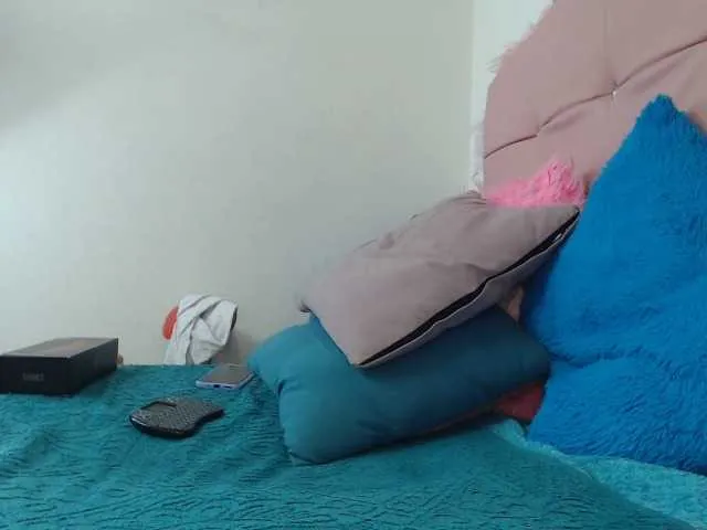 Live sex webcam photo for sweetdream272 #271373151