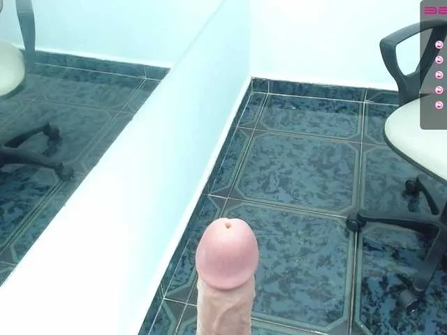 Live sex webcam photo for ColletteJones #271361598