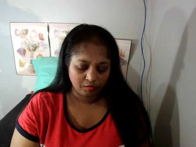 Live sex webcam photo for Indiantasha #287986254