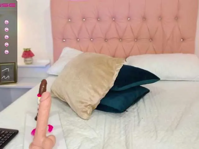 Live sex webcam photo for LindsayHoffma #271373000