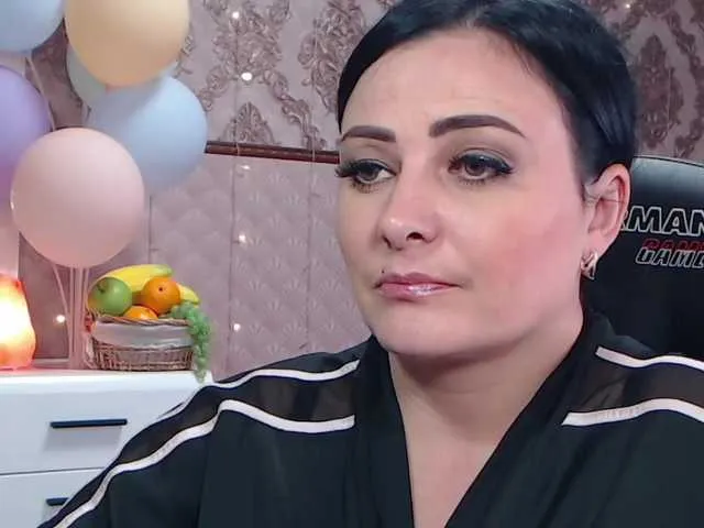 Live sex webcam photo for YummyMoom #271372288