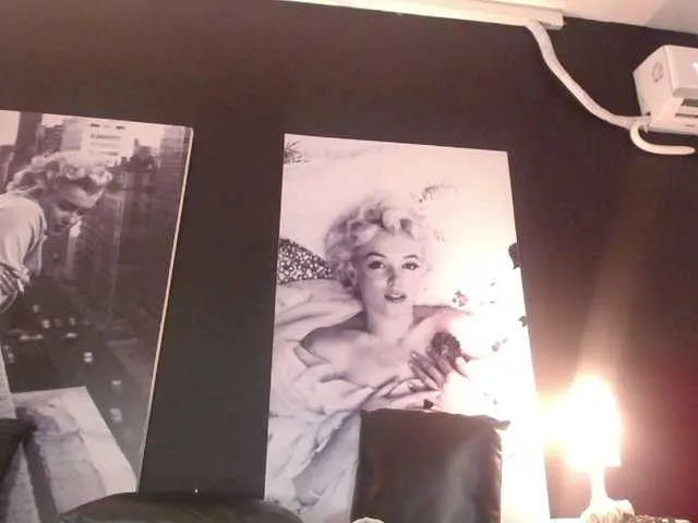 Live sex webcam photo for WandaBrook #271372364