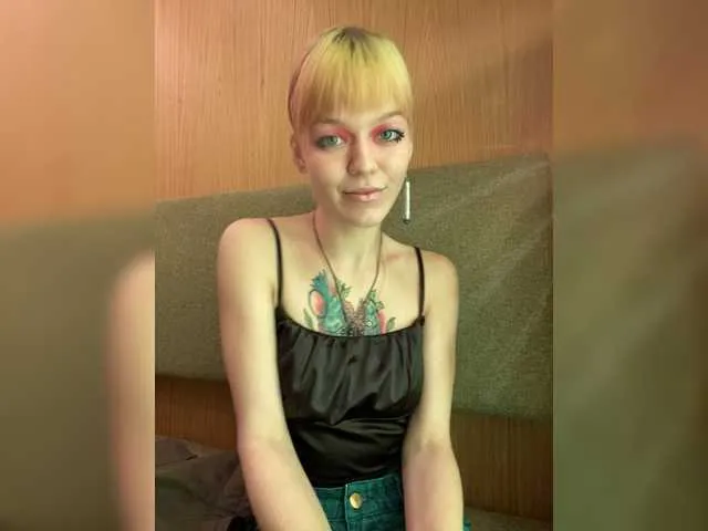 Live sex webcam photo for MATbFLEXA #271372267