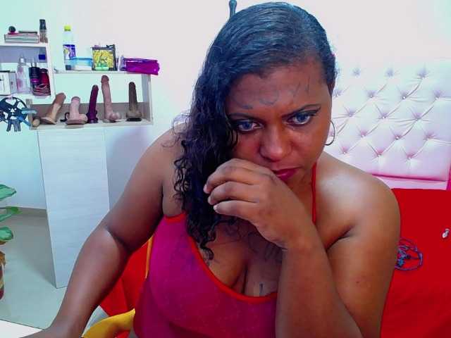 Live sex webcam photo for dirty-lady2 #271373391