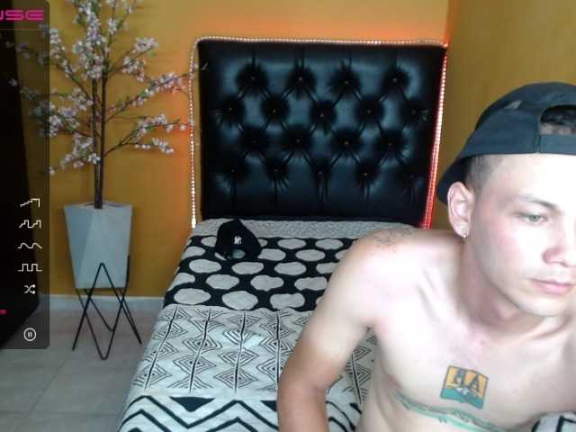 Live sex webcam photo for WONDERCOUPLEE #271360655