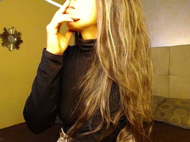 Live sex webcam photo for Jipsya #271373378