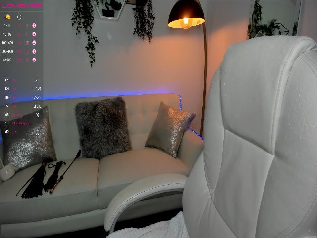 Live sex webcam photo for Marianviolet #271363823