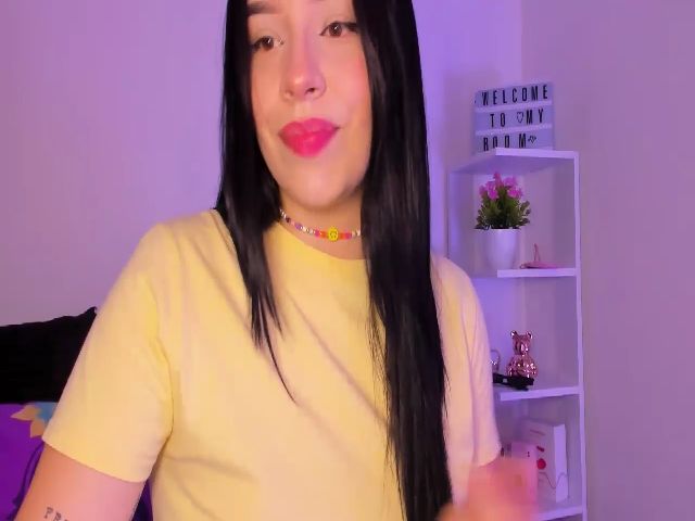 Live sex webcam photo for Sexxygirl18x #271362678