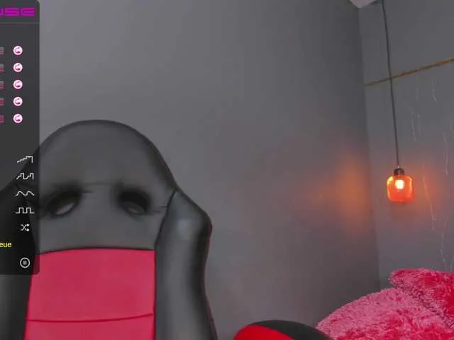 Live sex webcam photo for Sam-coner #271361614