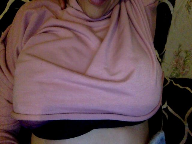 Live sex webcam photo for JolyBoss #271375572