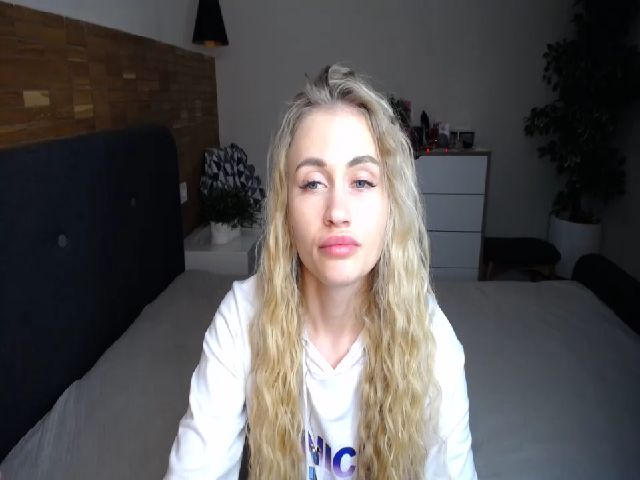 Live sex webcam photo for MELANI_A #271360863