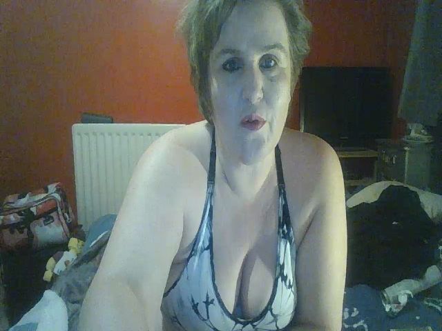 Live sex webcam photo for YUMMYMUMMY39 #271373879