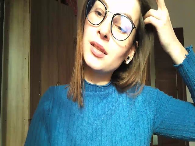 Live sex webcam photo for MisssSun #271367400