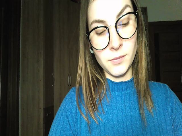 Live sex webcam photo for MisssSun #271370985