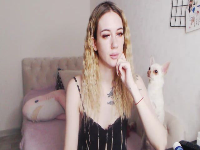 Live sex webcam photo for DemiAmourrrr #271370351